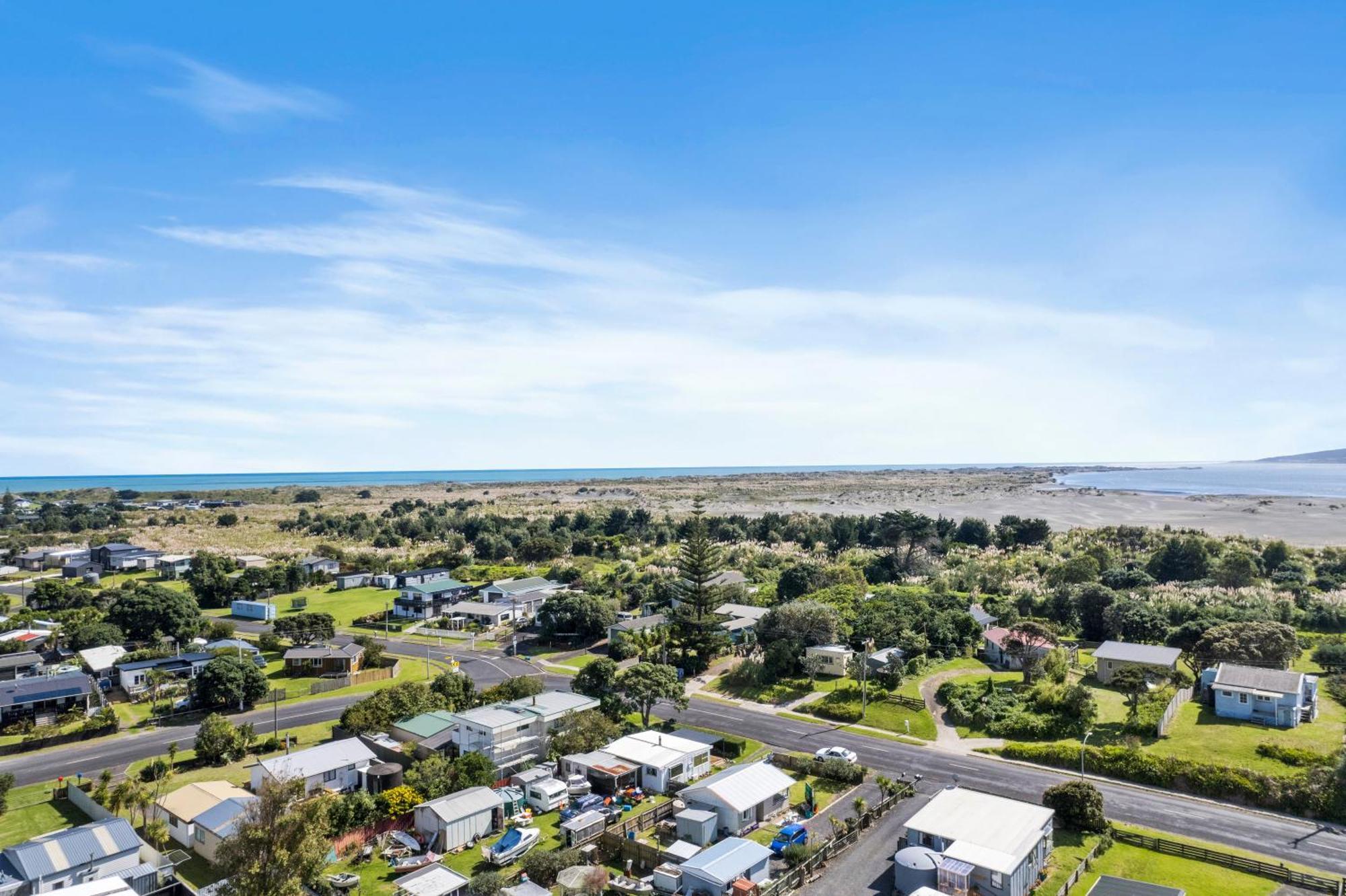 Port Waikato Holiday Park 외부 사진
