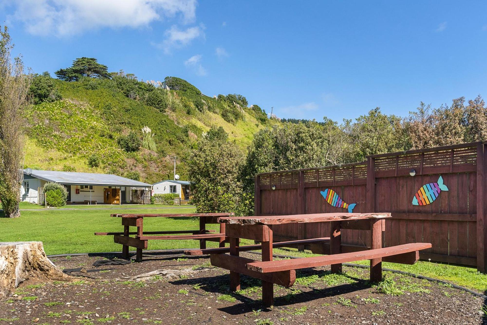 Port Waikato Holiday Park 외부 사진
