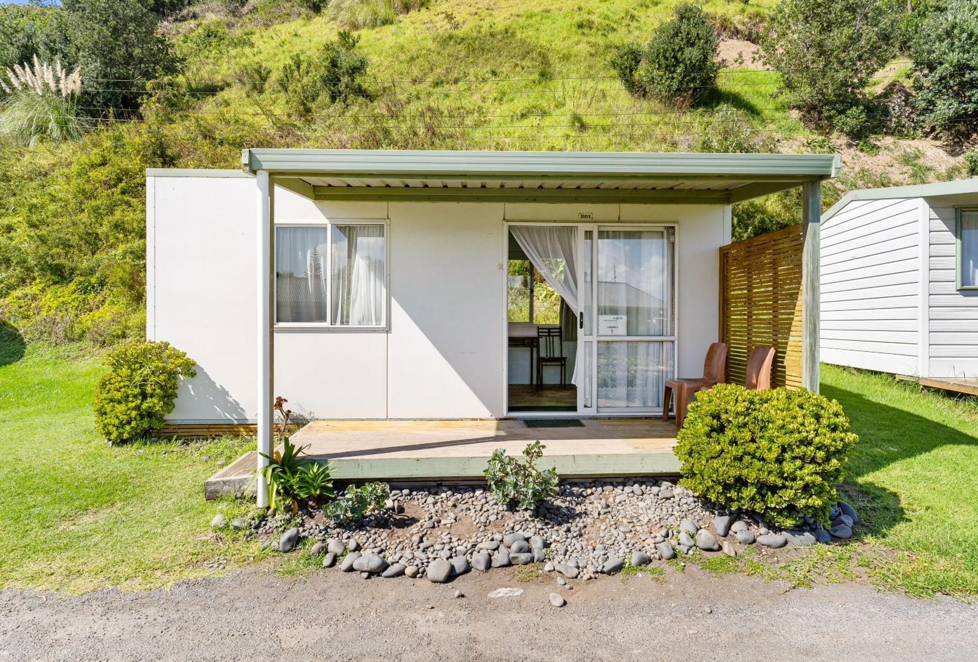 Port Waikato Holiday Park 외부 사진
