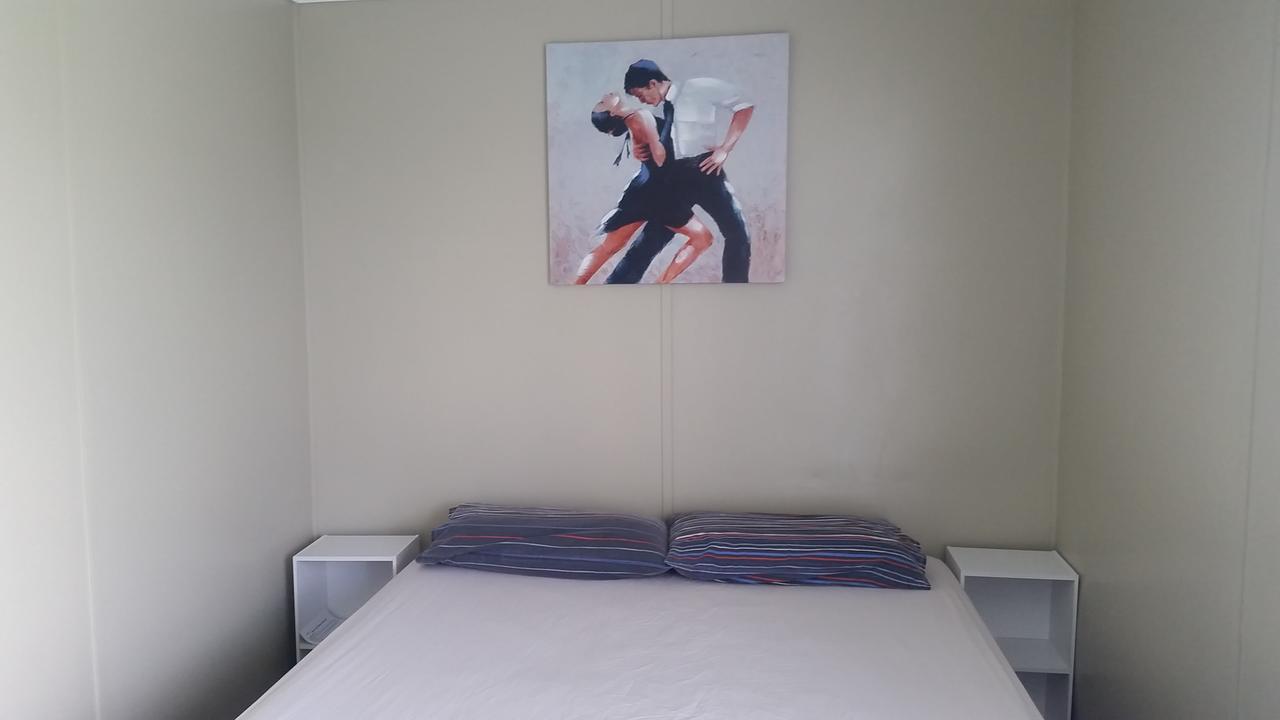 Port Waikato Holiday Park 외부 사진